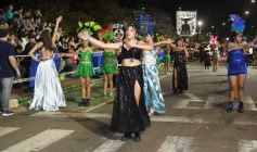 Foto de la galería: Tercera noche de calle: mucho de lo que prometió y ya cumplió la Estudiantina posadeña