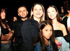 Foto de la galería: Tercera noche de calle: mucho de lo que prometió y ya cumplió la Estudiantina posadeña