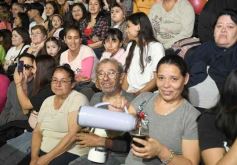 Foto de la galería: Tercera noche de calle: mucho de lo que prometió y ya cumplió la Estudiantina posadeña