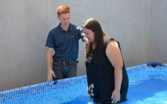 Foto de la galería: Especial domingo de bautismo y culto en la Iglesia Bautista Victoria de Posadas
