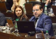 Foto de la galería: La Cámara de Diputados de Misiones aprobó la Ley de Presupuesto 2025