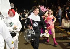 Foto de la galería: Estudiantina 2024: cuarta y última noche de calle, más del éxito que fue esta fiesta en la ciudad