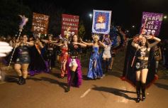 Foto de la galería: Estudiantina 2024: cuarta y última noche de calle, más del éxito que fue esta fiesta en la ciudad