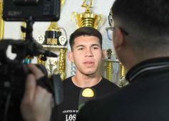 Foto de la galería: Homenaje al histórico Antonio "Pescadito" Sokol: el Club Brown presentó su renovado vestuario