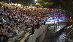 Foto de la galería: Show de Scolas: la fiesta de los estudiantes bajó el telón pero la alegria sigue en las fotos