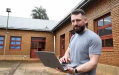 Foto de la galería: Visita a Concepción de la Sierra: la Escuela 623 ya brinda la red Starlink a sus estudiantes