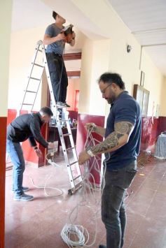 Foto de la galería: Visita a Concepción de la Sierra: la Escuela 623 ya brinda la red Starlink a sus estudiantes