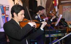 Foto de la galería: Noche de Bares y Restaurantes: Posadas celebró la tradición con serenatas, baile y mucho encuentro