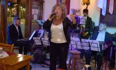 Foto de la galería: Noche de Bares y Restaurantes: Posadas celebró la tradición con serenatas, baile y mucho encuentro