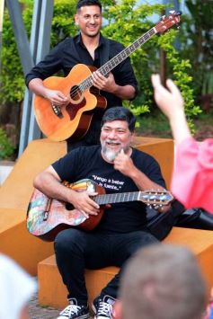 Foto de la galería: Noche de Bares y Restaurantes: Posadas celebró la tradición con serenatas, baile y mucho encuentro