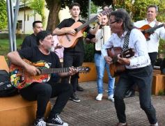 Foto de la galería: Noche de Bares y Restaurantes: Posadas celebró la tradición con serenatas, baile y mucho encuentro