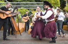 Foto de la galería: Noche de Bares y Restaurantes: Posadas celebró la tradición con serenatas, baile y mucho encuentro