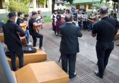 Foto de la galería: Noche de Bares y Restaurantes: Posadas celebró la tradición con serenatas, baile y mucho encuentro