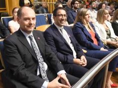 Foto de la galería: La Legislatura Provincial cumplió la última sesión del año y definió el lema para el 2025