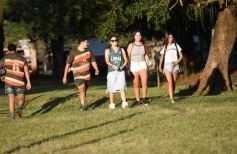 Foto de la galería: Seven de Rugby: el Club Tacurú copó el encuentro con su clásico, en otro finde de disfrute en la ciudad