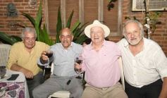 Foto de la galería: Cumple del querido Arnaldo Anibal Santacruz: muchos afectos, asado y música en vivo en el resumen de celebración