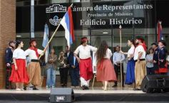Foto de la galería: Homenaje a Andresito: encuentro cultural en la explanada de la Cámara de Diputados