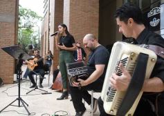 Foto de la galería: Homenaje a Andresito: encuentro cultural en la explanada de la Cámara de Diputados