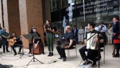 Foto de la galería: Homenaje a Andresito: encuentro cultural en la explanada de la Cámara de Diputados