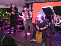 Foto de la galería: Festival del Litoral: lo que se vivió en la primera noche en un Anfiteatro colmado de encuentro, música y tradición