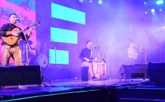 Foto de la galería: Festival del Litoral: lo que se vivió en la primera noche en un Anfiteatro colmado de encuentro, música y tradición