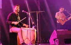 Foto de la galería: Festival del Litoral: lo que se vivió en la primera noche en un Anfiteatro colmado de encuentro, música y tradición