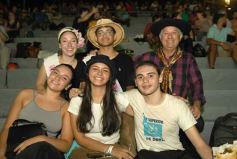 Foto de la galería: Festival del Litoral: lo que se vivió en la primera noche en un Anfiteatro colmado de encuentro, música y tradición