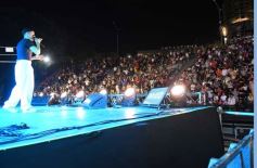 Foto de la galería: Festival del Litoral: lo que se vivió en la primera noche en un Anfiteatro colmado de encuentro, música y tradición