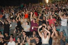 Foto de la galería: Festival del Litoral: lo que se vivió en la primera noche en un Anfiteatro colmado de encuentro, música y tradición