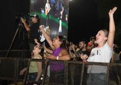 Foto de la galería: Festival del Litoral: lo que se vivió en la primera noche en un Anfiteatro colmado de encuentro, música y tradición