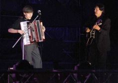 Foto de la galería: Festival del Litoral: lo que se vivió en la primera noche en un Anfiteatro colmado de encuentro, música y tradición