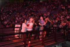 Foto de la galería: Festival del Litoral: lo que se vivió en la primera noche en un Anfiteatro colmado de encuentro, música y tradición