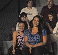 Foto de la galería: Festival del Litoral: lo que se vivió en la primera noche en un Anfiteatro colmado de encuentro, música y tradición