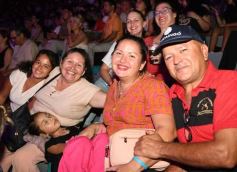 Foto de la galería: Festival del Litoral: lo que se vivió en la primera noche en un Anfiteatro colmado de encuentro, música y tradición