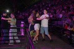 Foto de la galería: Festival del Litoral: lo que se vivió en la primera noche en un Anfiteatro colmado de encuentro, música y tradición