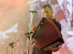 Foto de la galería: Festival del Litoral: lo que se vivió en la primera noche en un Anfiteatro colmado de encuentro, música y tradición