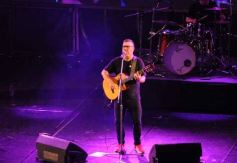 Foto de la galería: Festival del Litoral: lo que se vivió en la primera noche en un Anfiteatro colmado de encuentro, música y tradición