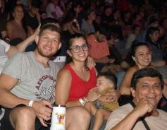 Foto de la galería: Festival del Litoral: lo que se vivió en la primera noche en un Anfiteatro colmado de encuentro, música y tradición