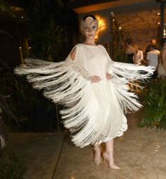 Foto de la galería: El diseñador Fabio Toñánez presentó su colección con seda misionera en Posadas