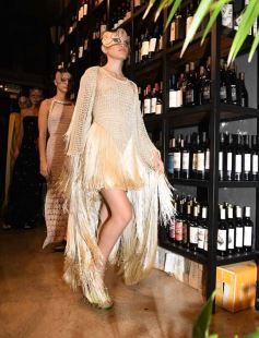 Foto de la galería: El diseñador Fabio Toñánez presentó su colección con seda misionera en Posadas