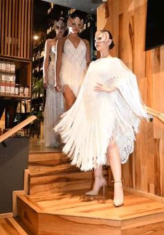 Foto de la galería: El diseñador Fabio Toñánez presentó su colección con seda misionera en Posadas