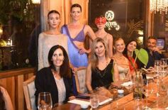 Foto de la galería: El diseñador Fabio Toñánez presentó su colección con seda misionera en Posadas