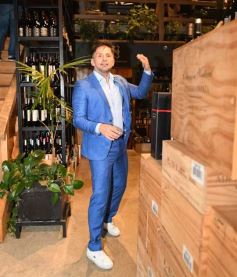 Foto de la galería: El diseñador Fabio Toñánez presentó su colección con seda misionera en Posadas