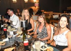 Foto de la galería: El diseñador Fabio Toñánez presentó su colección con seda misionera en Posadas