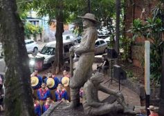 Foto de la galería: Al eterno Ramón Ayala: con música y vivo recuerdo, rindieron homenaje al último Mensú en la Bajada Vieja