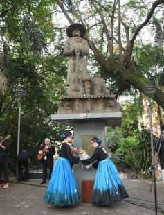 Foto de la galería: Al eterno Ramón Ayala: con música y vivo recuerdo, rindieron homenaje al último Mensú en la Bajada Vieja