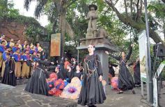 Sixto Fotografías. Sociedad. Música - Al eterno Ramón Ayala: con música y vivo recuerdo, rindieron homenaje al último Mensú en la Bajada Vieja