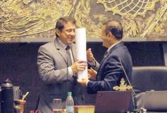 Foto de la galería: Sesión del 10 de diciembre: Herrera Ahuad reelecto al frente de la Legislatura para el 2025