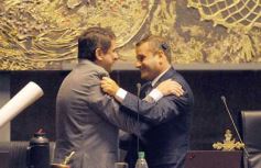 Foto de la galería: Sesión del 10 de diciembre: Herrera Ahuad reelecto al frente de la Legislatura para el 2025