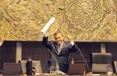 Foto de la galería: Sesión del 10 de diciembre: Herrera Ahuad reelecto al frente de la Legislatura para el 2025